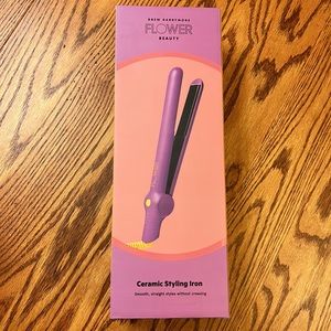 NWT Flower by Drew Barrymore 1” Ceramic Flat Iron Straightener